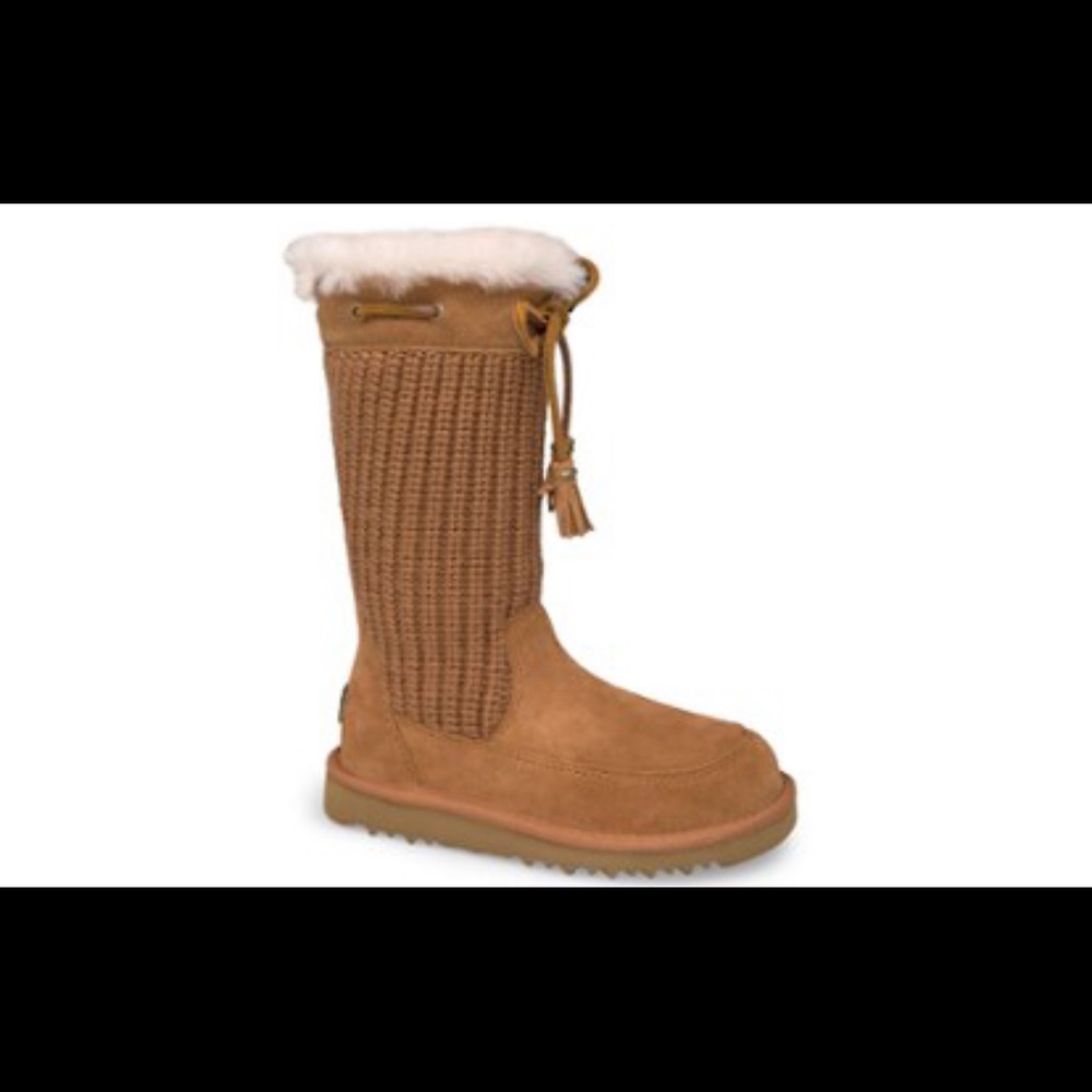 New without tags.  Ugh Womens Suburb Crochet Boot